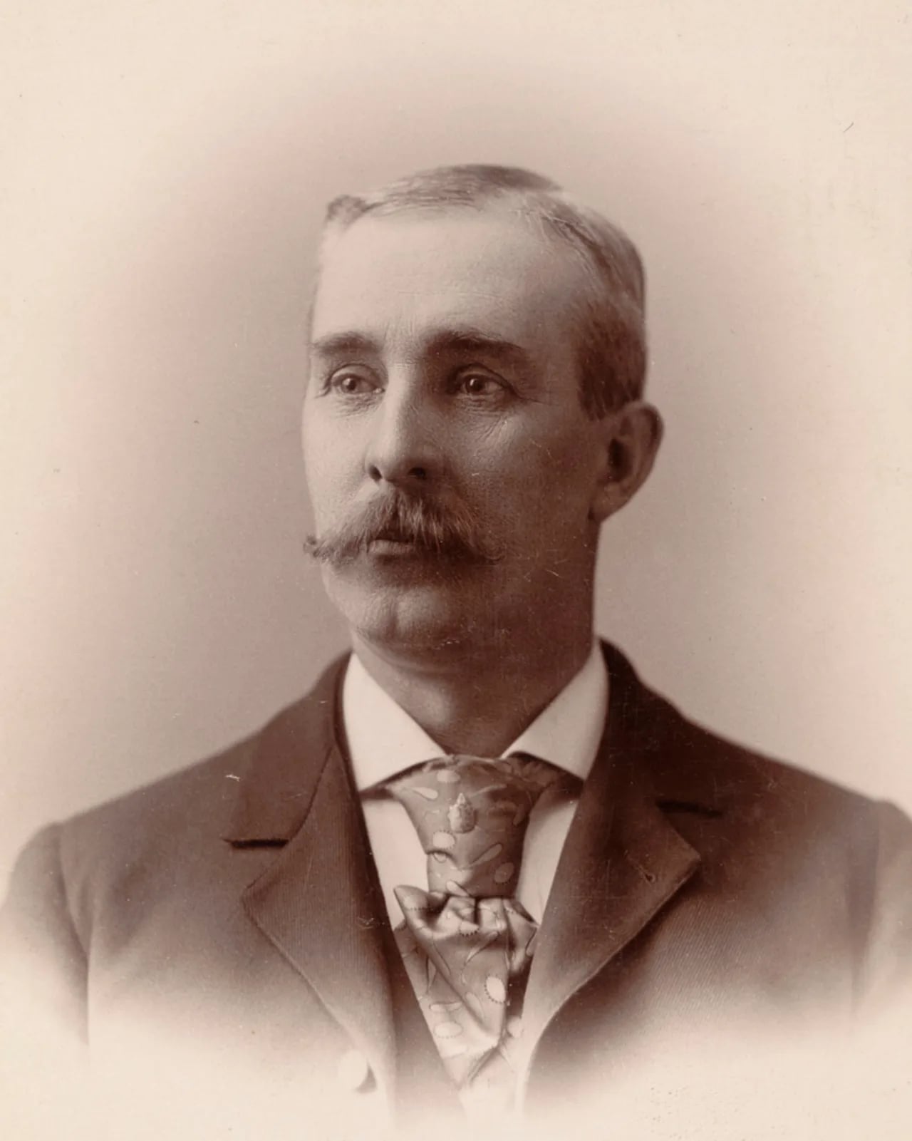 Porträt von George H. Newhall (1850–1923) – Gedenkseite