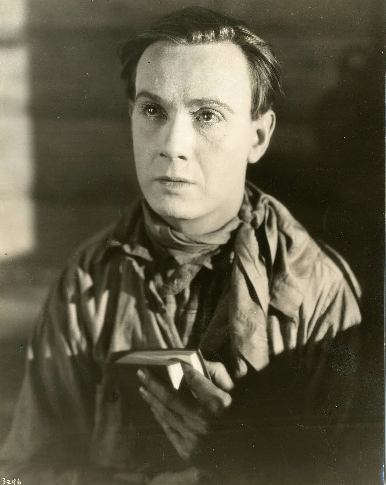 Portrait of George Hackathorne (1896–1940) – memorial page