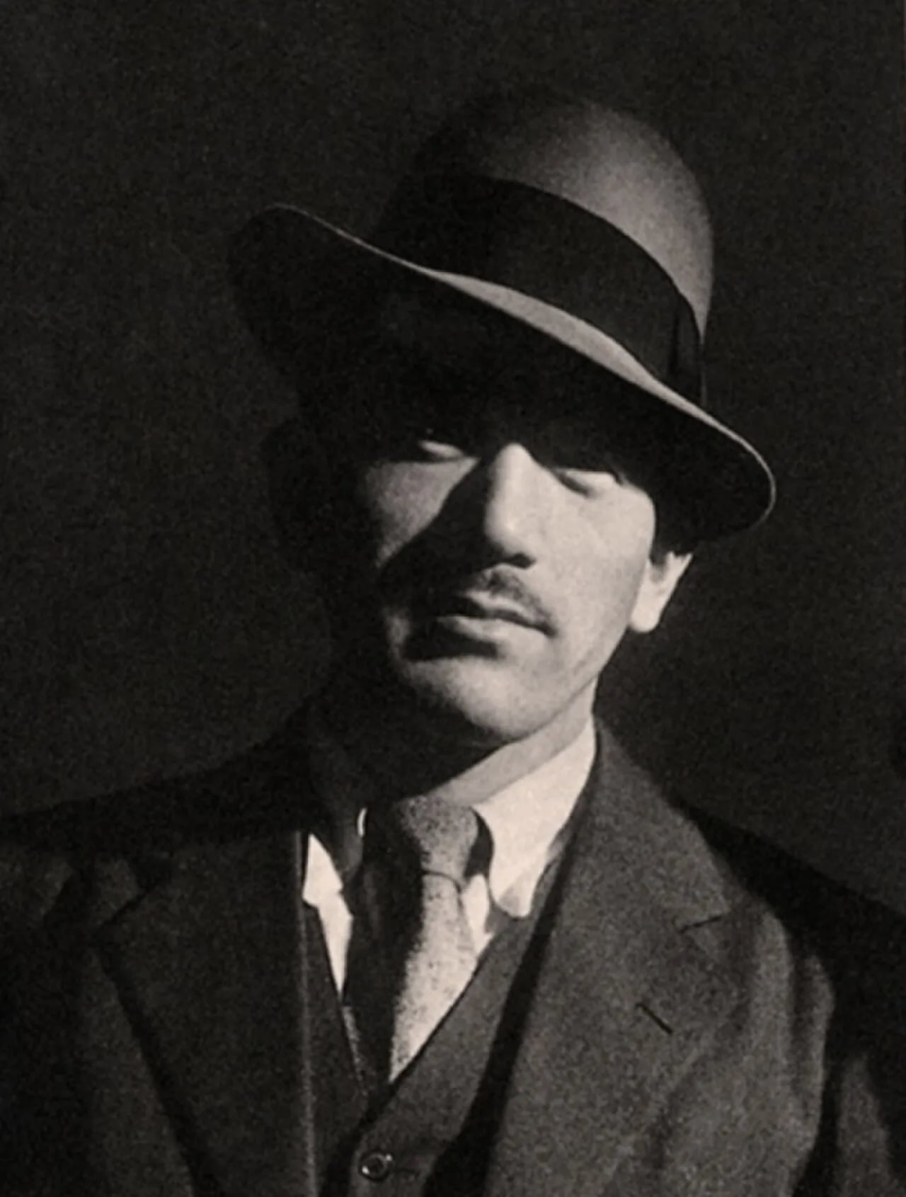 Portrait of Ozu Yasujirō (1903–1963) – memorial page