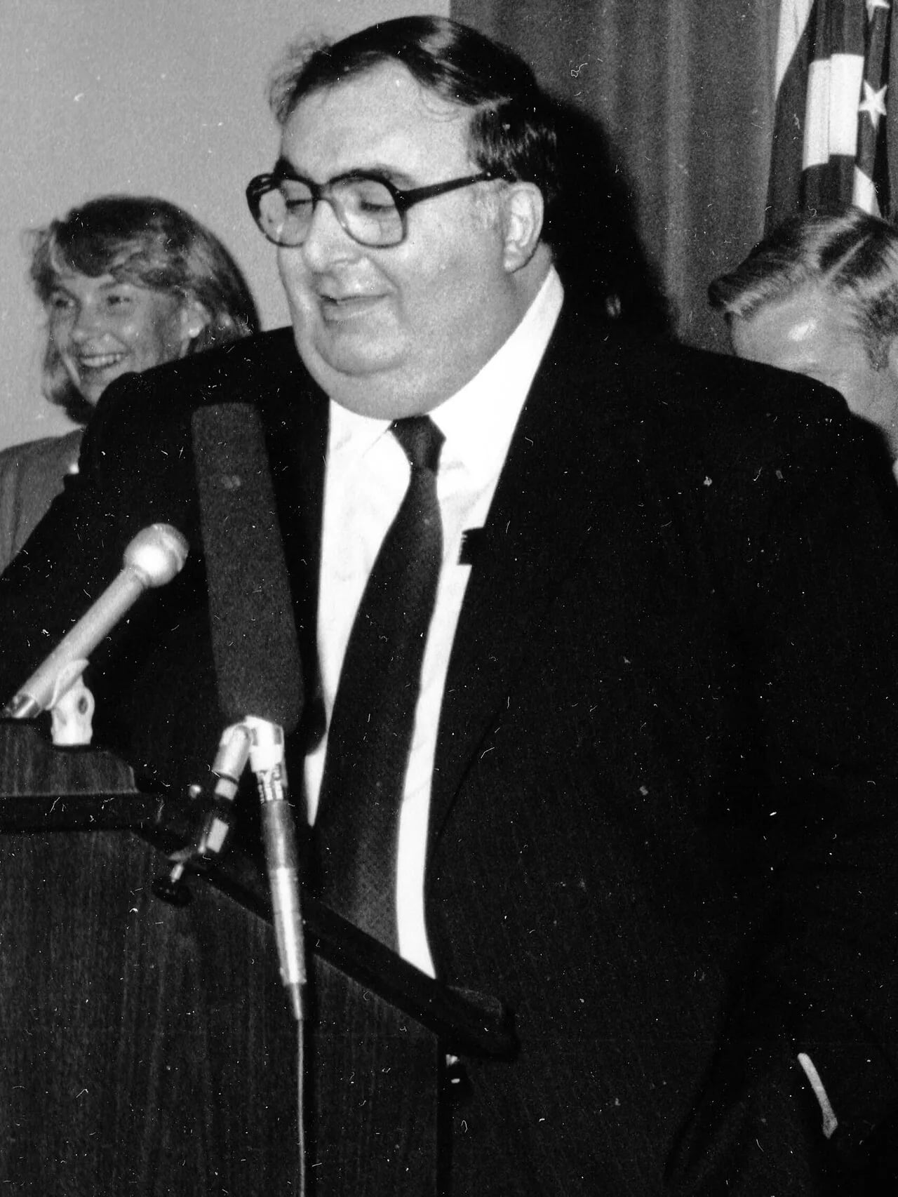 Porträt von George Keverian (1931–2009) – Gedenkseite