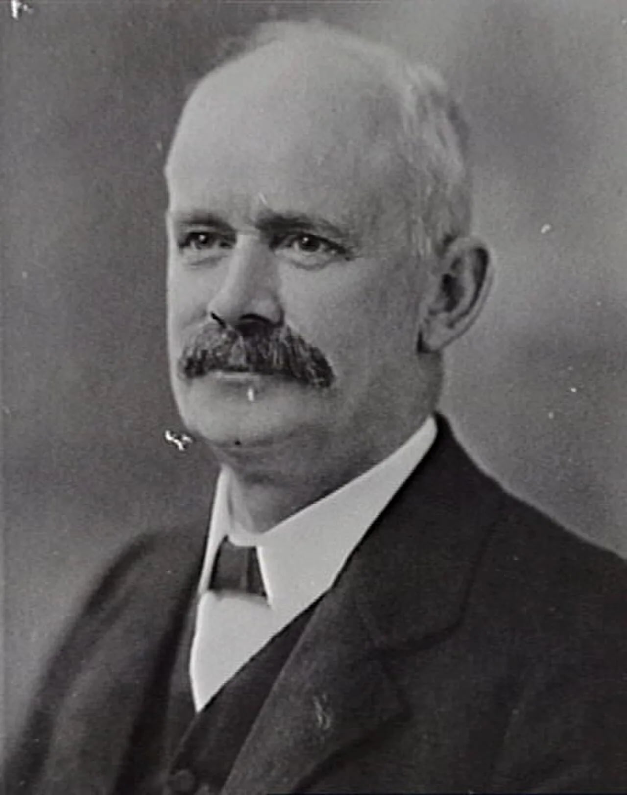 Porträt von George Thomas Clarke (1853–1925) – Gedenkseite