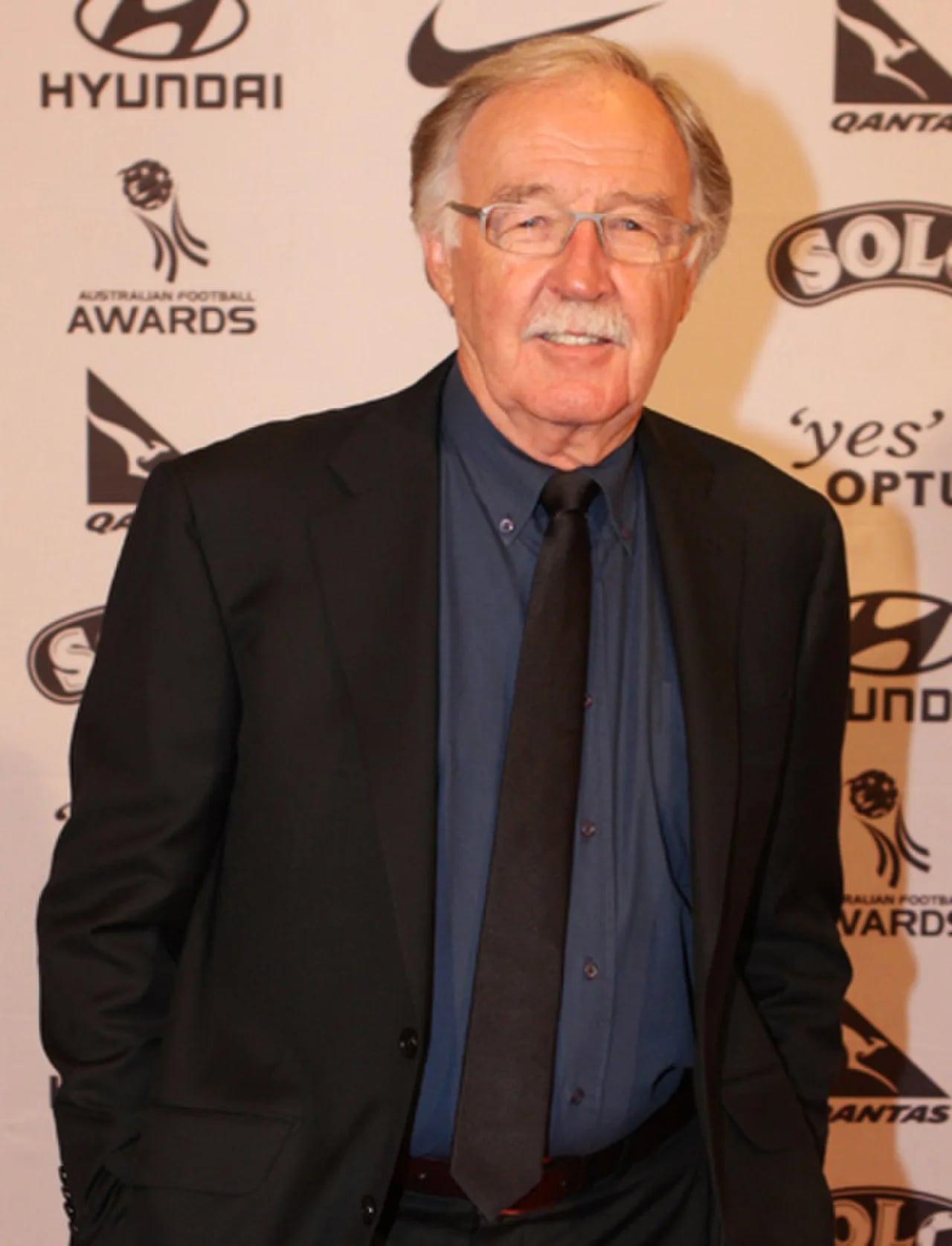 Porträt von George Negus (1942–2024) – Gedenkseite