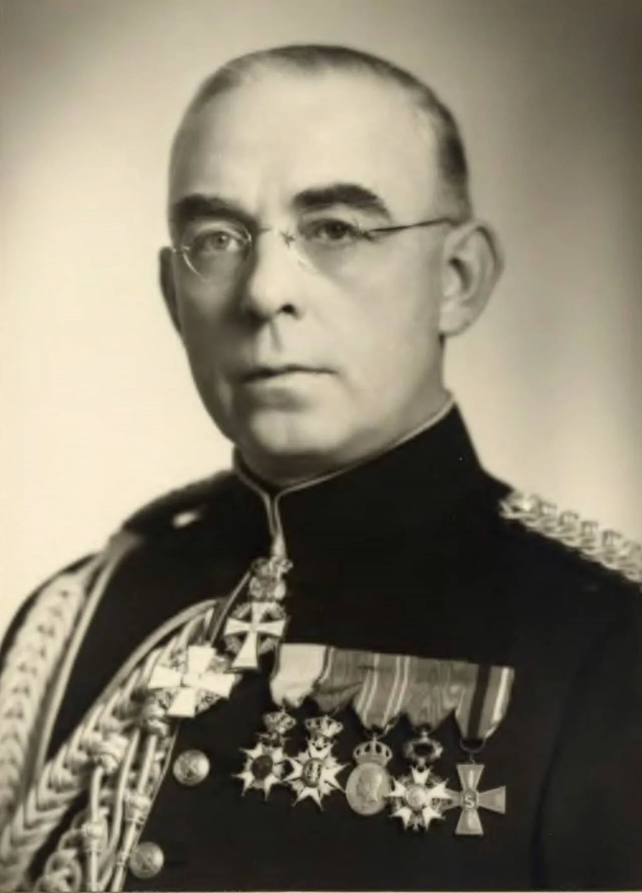 Portrait of Carlos Adlercreutz (1890–1963) – memorial page