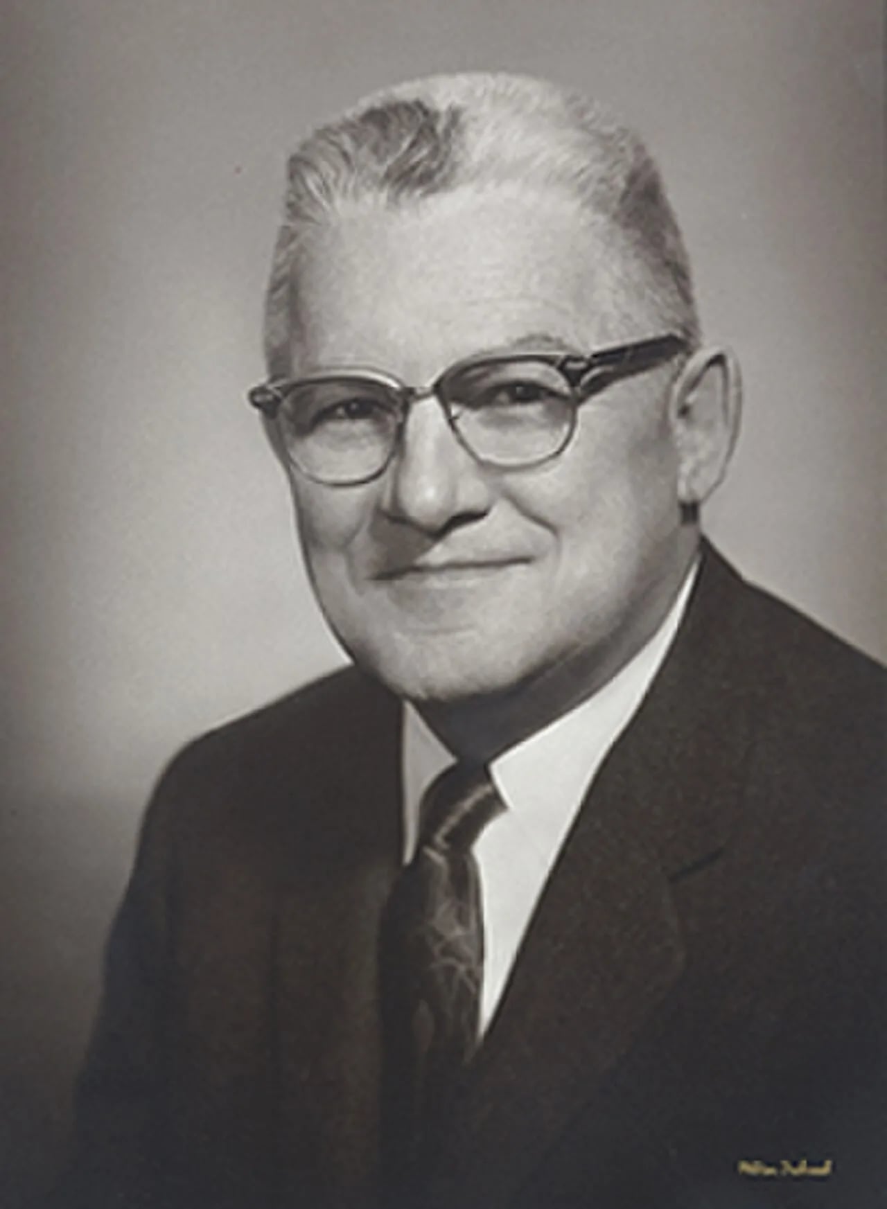 Portrait of George W. Mitchell (1904–1997) – memorial page