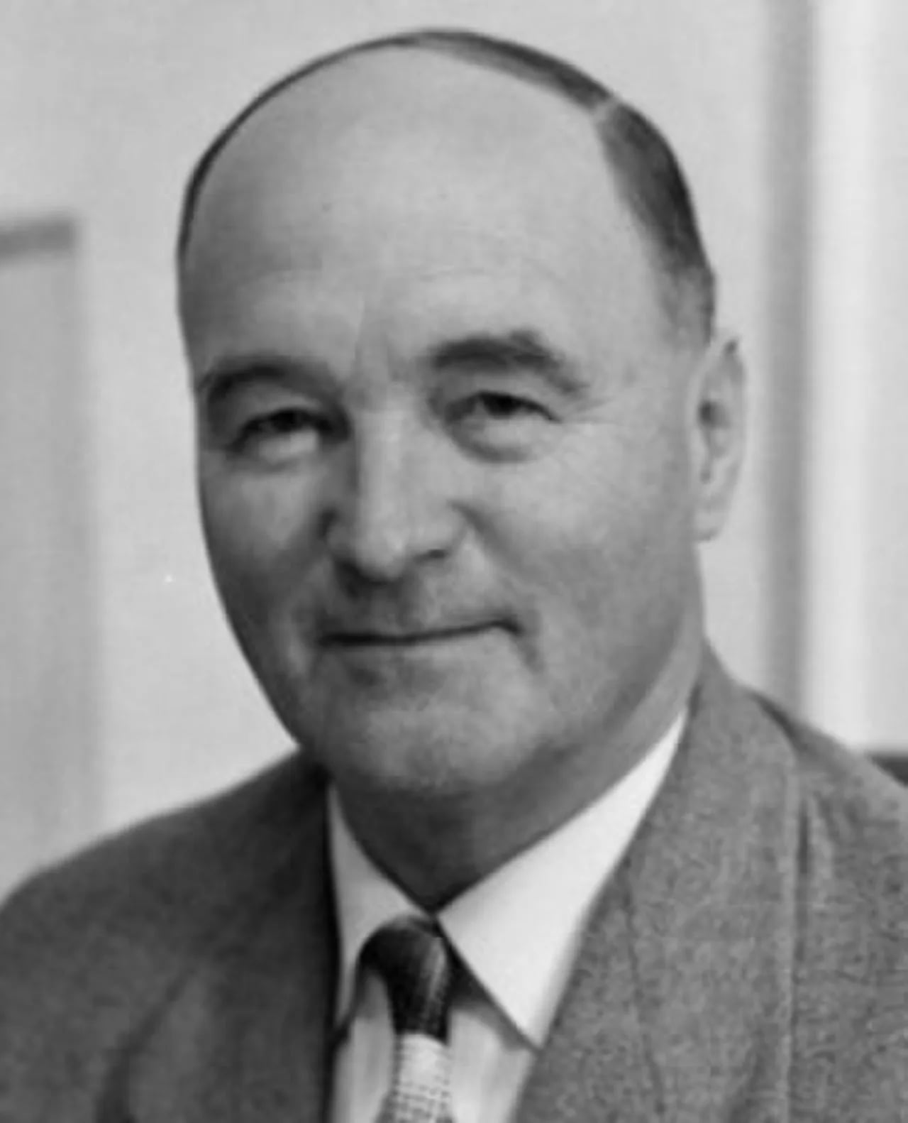 Portrait of George Walsh (1899–1979) – memorial page