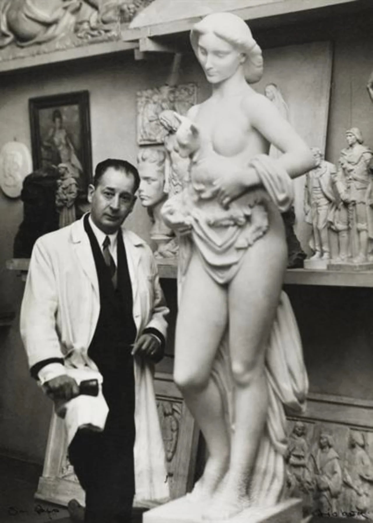 Portrait of Leopoldo de Almeida (1898–1975) – memorial page