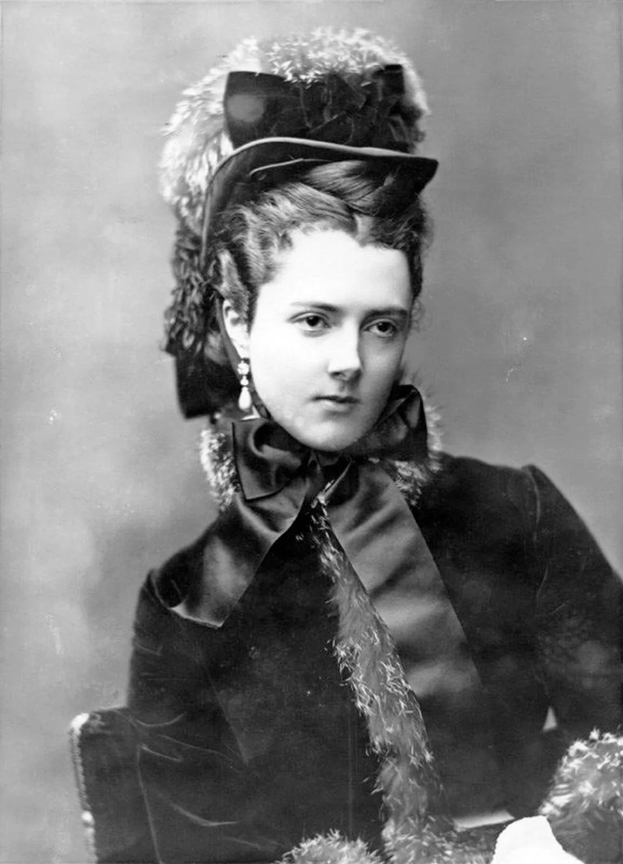 Portrait of Georgina Ward, Countess of Dudley (1846–1929) – memorial page