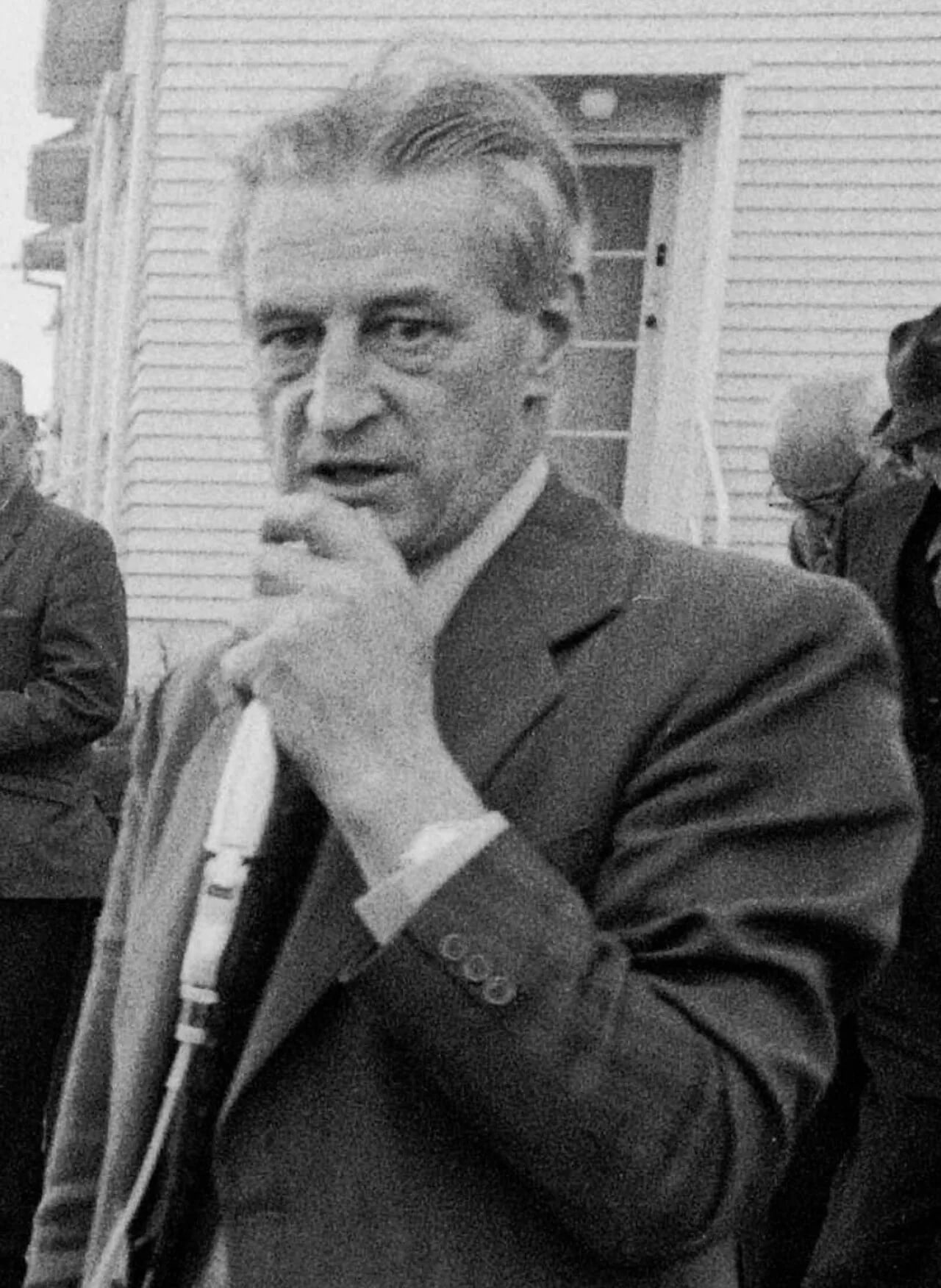 Portrait of Gerard Wall (1920–1992) – memorial page