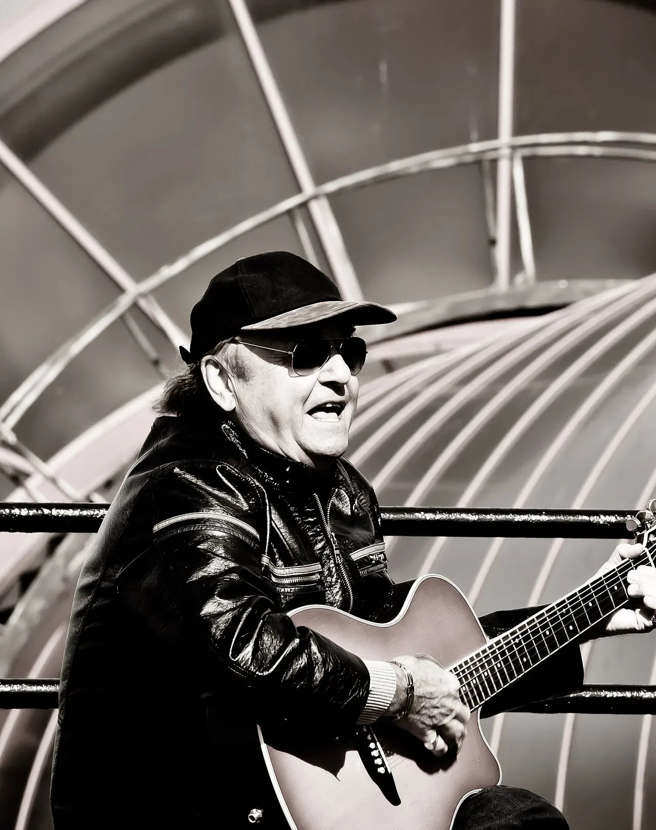 Portrait of Gerry Marsden (1942–2021) – memorial page