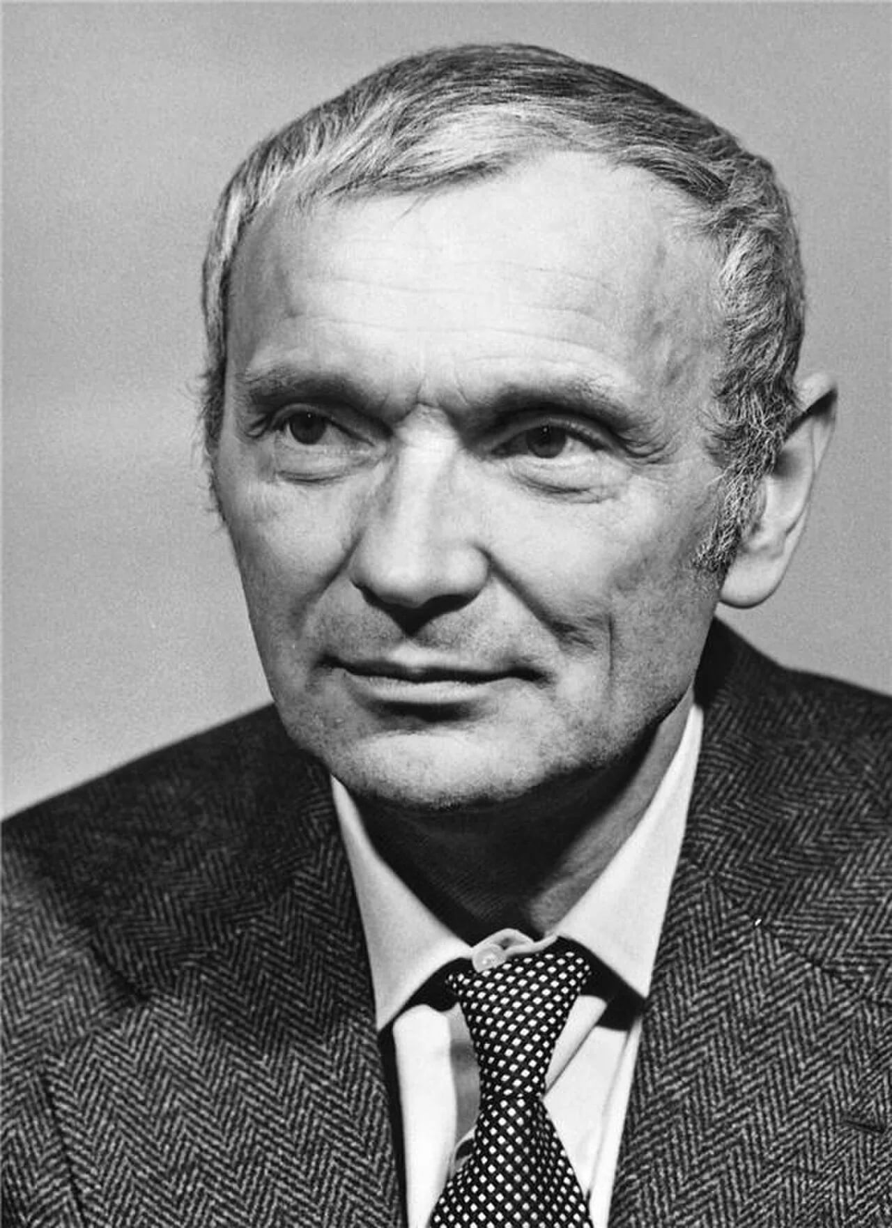 Porträt von Josef Svoboda (1920–2002) – Gedenkseite