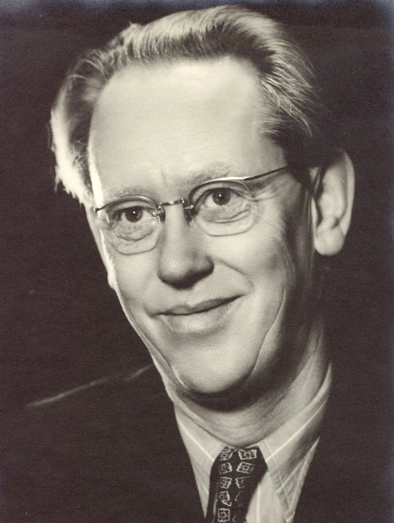 Portrait of Peter Bang (1900–1957) – memorial page