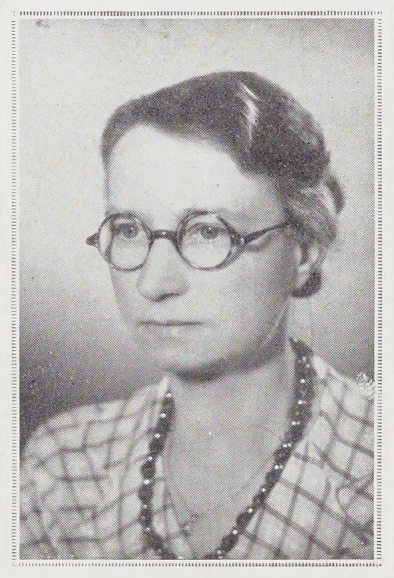 Portrait of Marie Léonie Vanhoutte (1888–1967) – memorial page