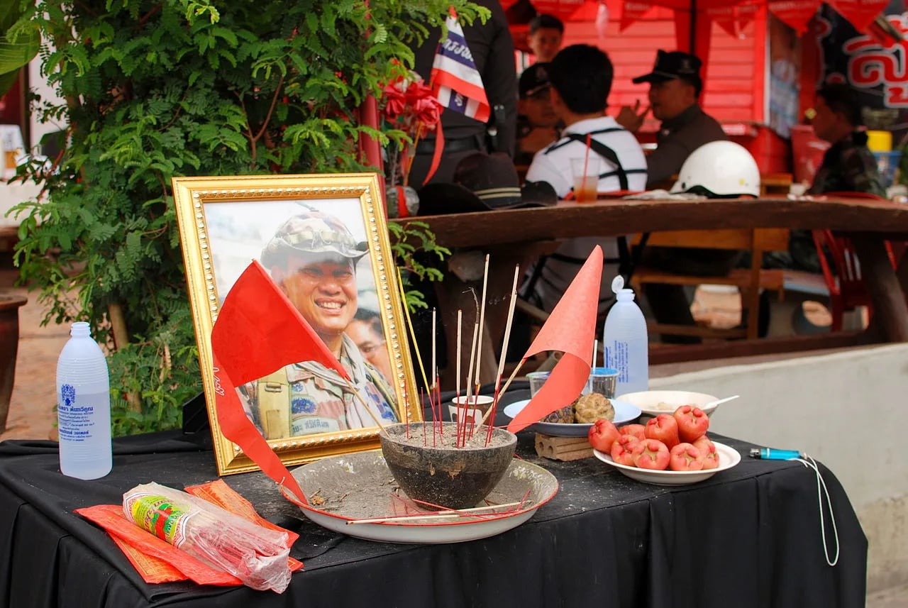 Portrait of Khattiya Sawasdipol (1951–2010) – memorial page