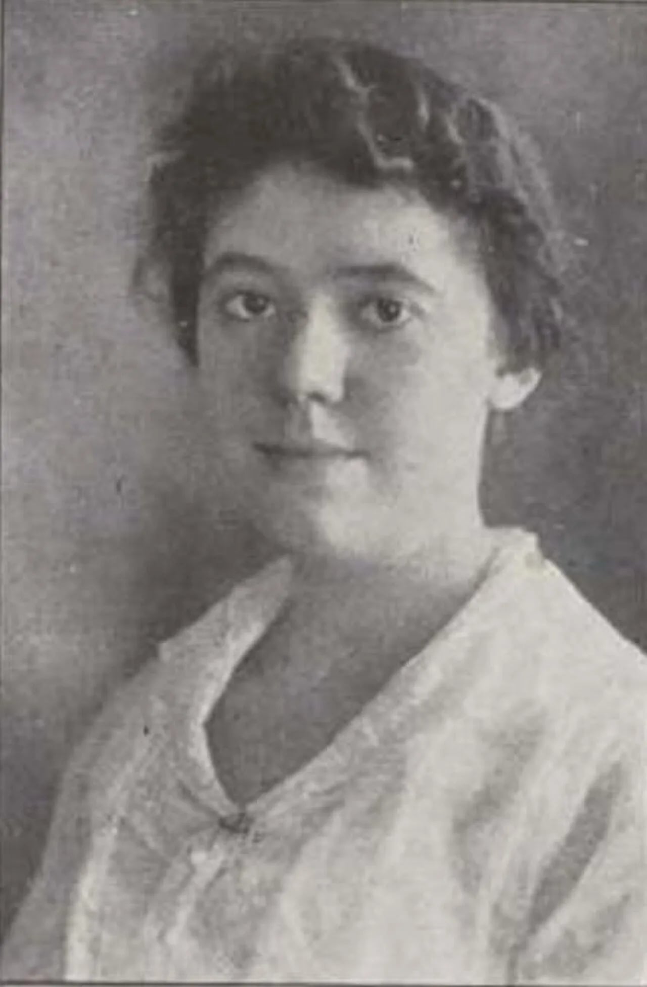Portrait of Margaret Gladys Smith (1896–1970) – memorial page