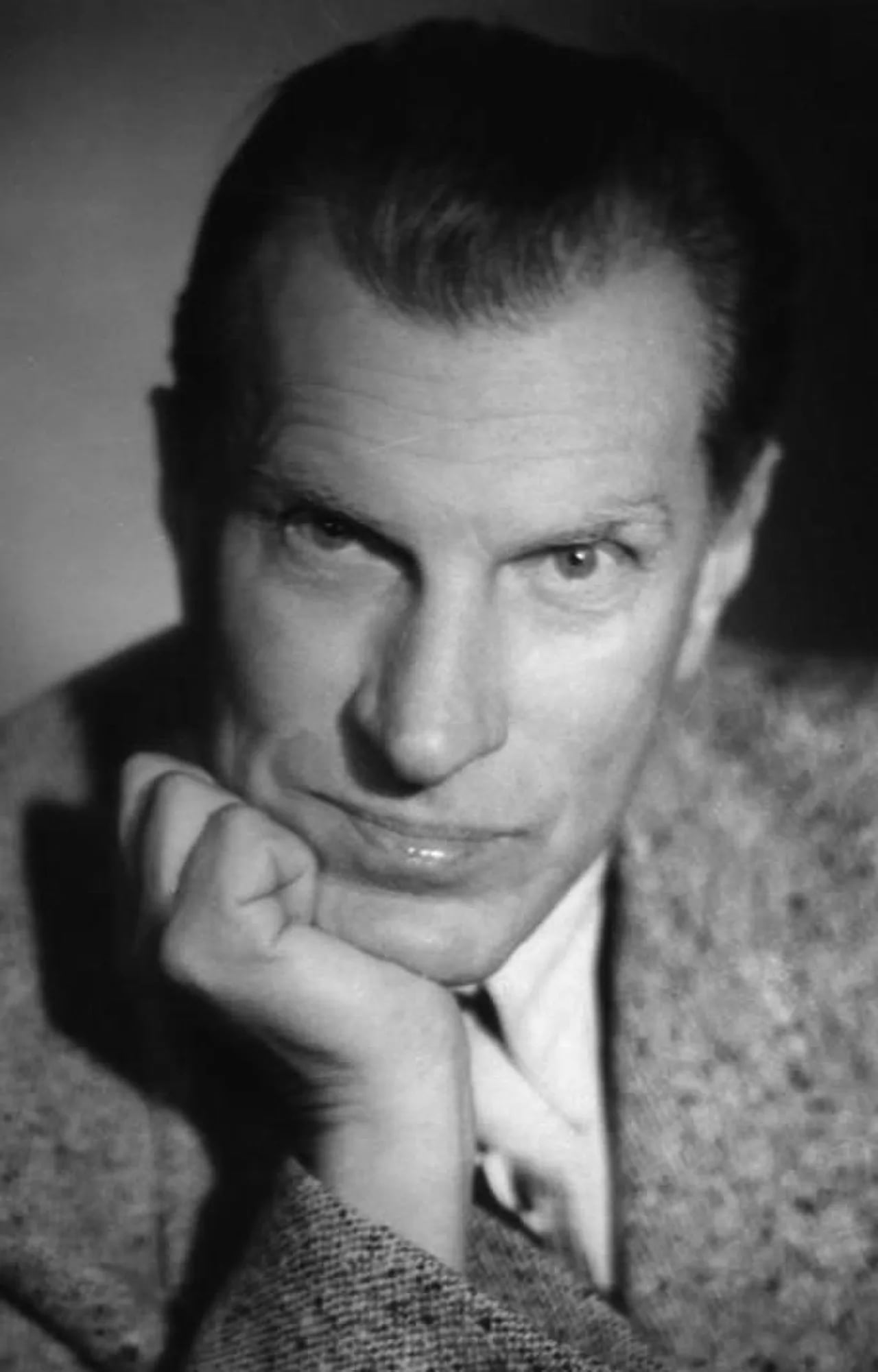 Portrait of Arkady Fiedler (1894–1985) – memorial page