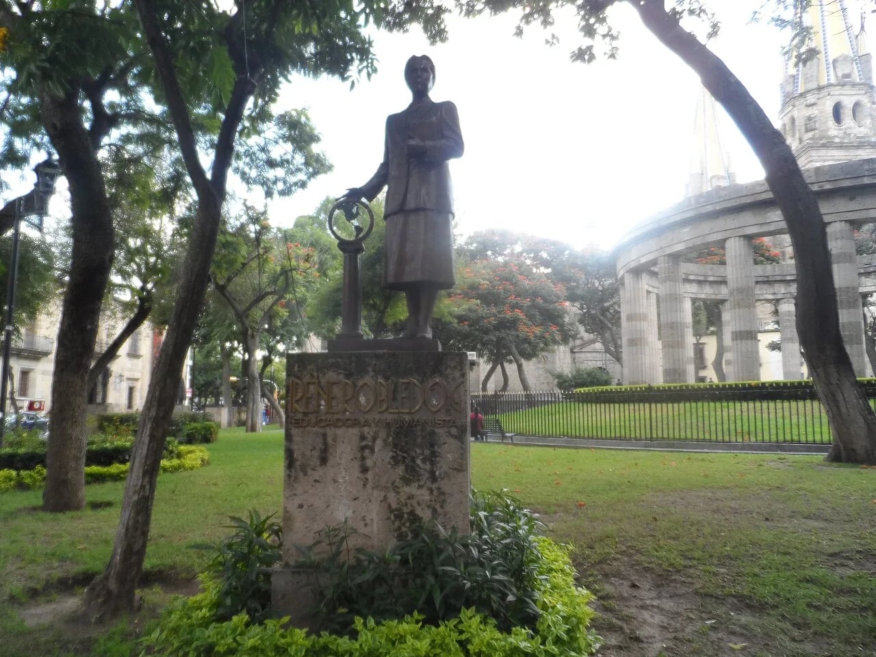 Portrait of Irene Robledo (1887–1988) – memorial page