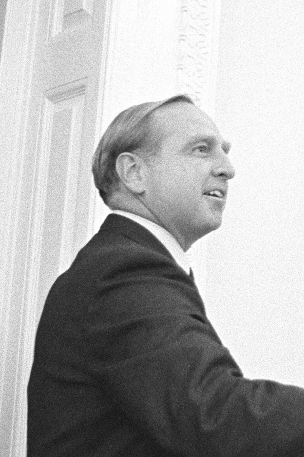 Porträt von Edward C. Welsh (1909–1990) – Gedenkseite
