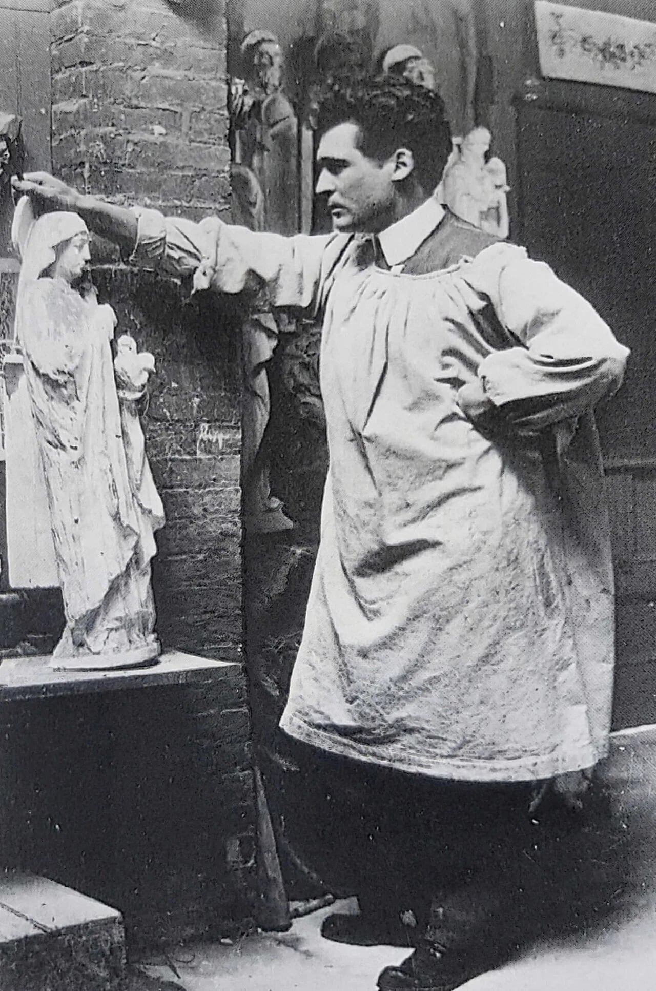Porträt von Angelo Lualdi (1881–1979) – Gedenkseite