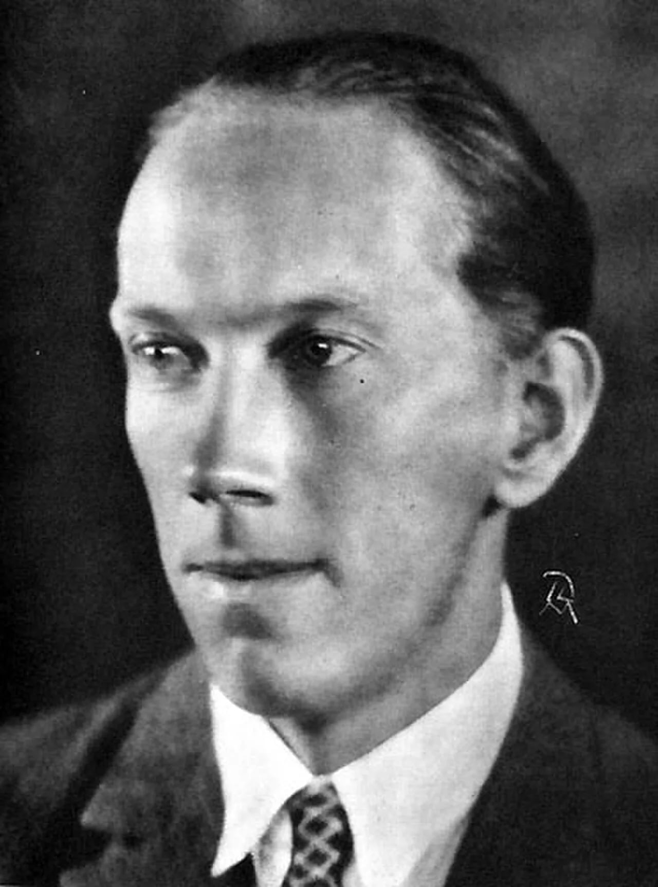 Portrait of Erik Blomberg (1894–1965) – memorial page