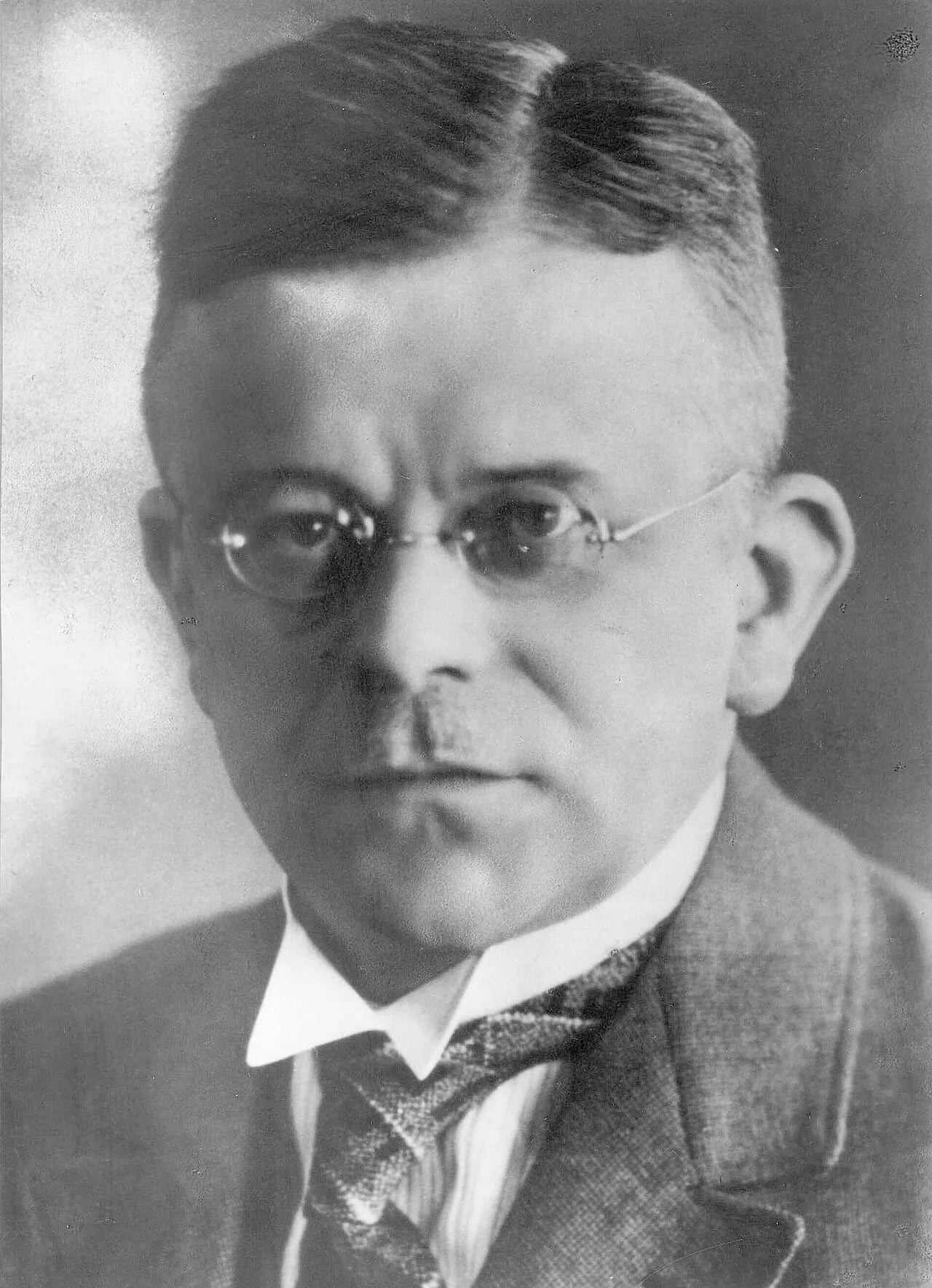 Portrait of Arthur Ehringhaus (1889–1948) – memorial page