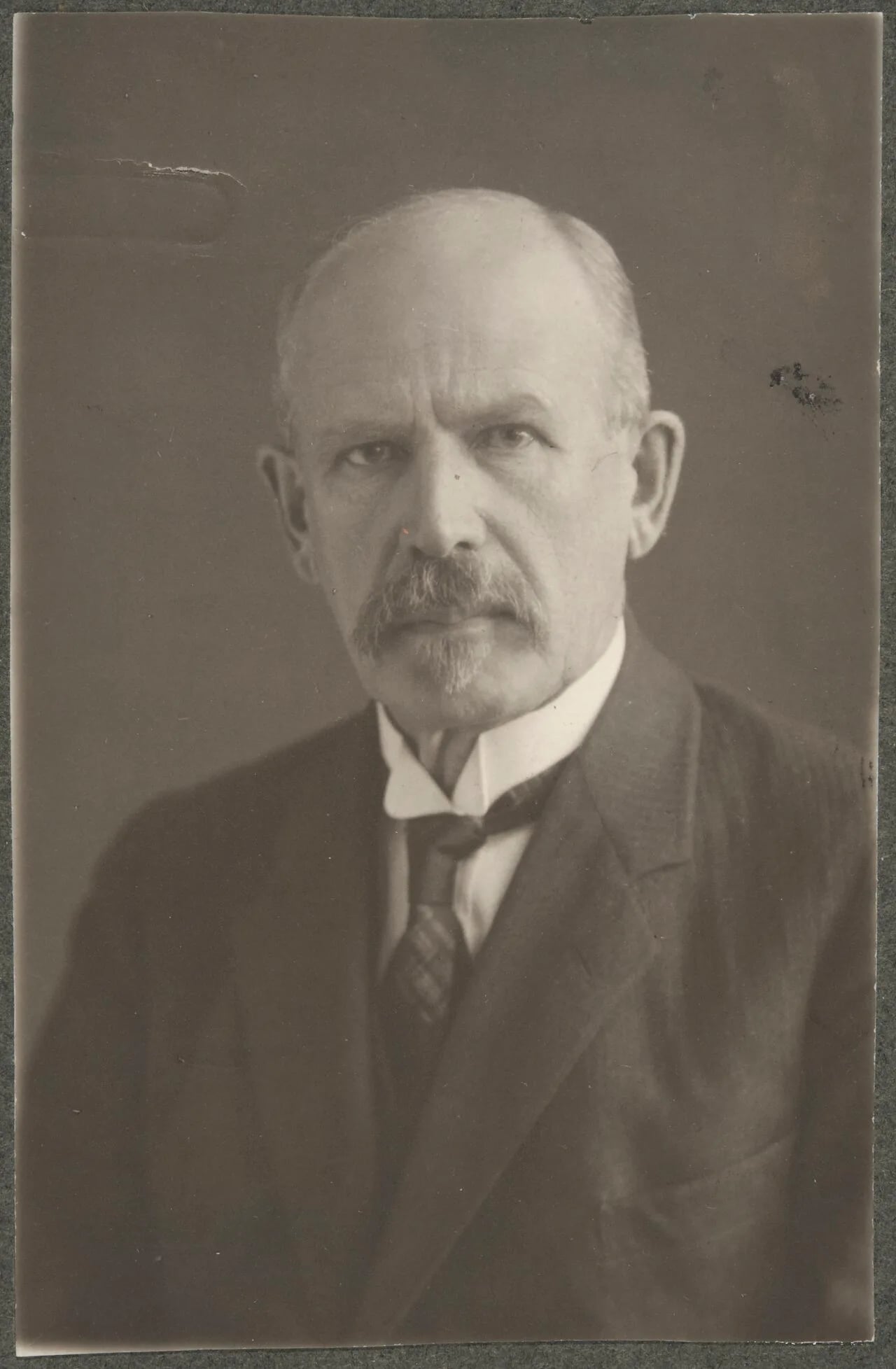 Portrait of Uuno Brander (1870–1934) – memorial page