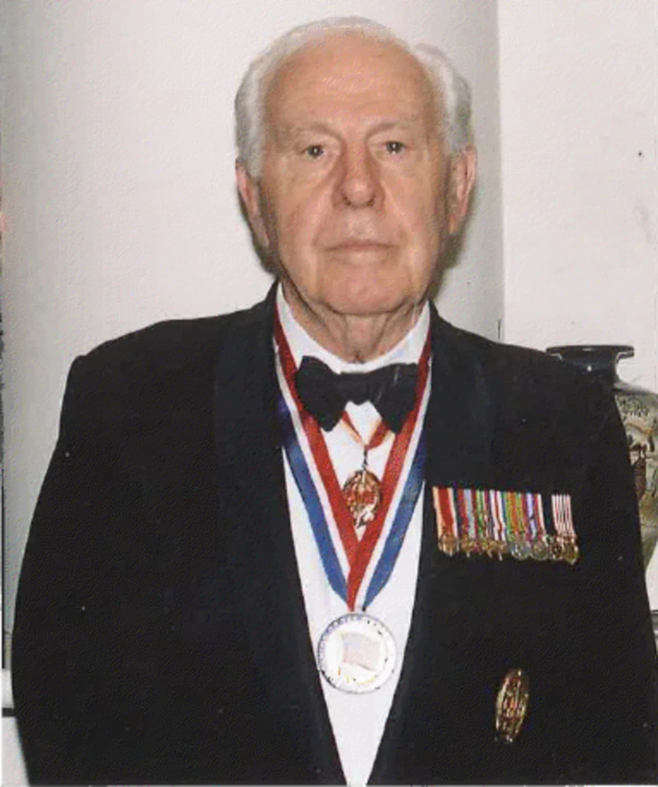 Porträt von Gordon Bisson (1918–2010) – Gedenkseite