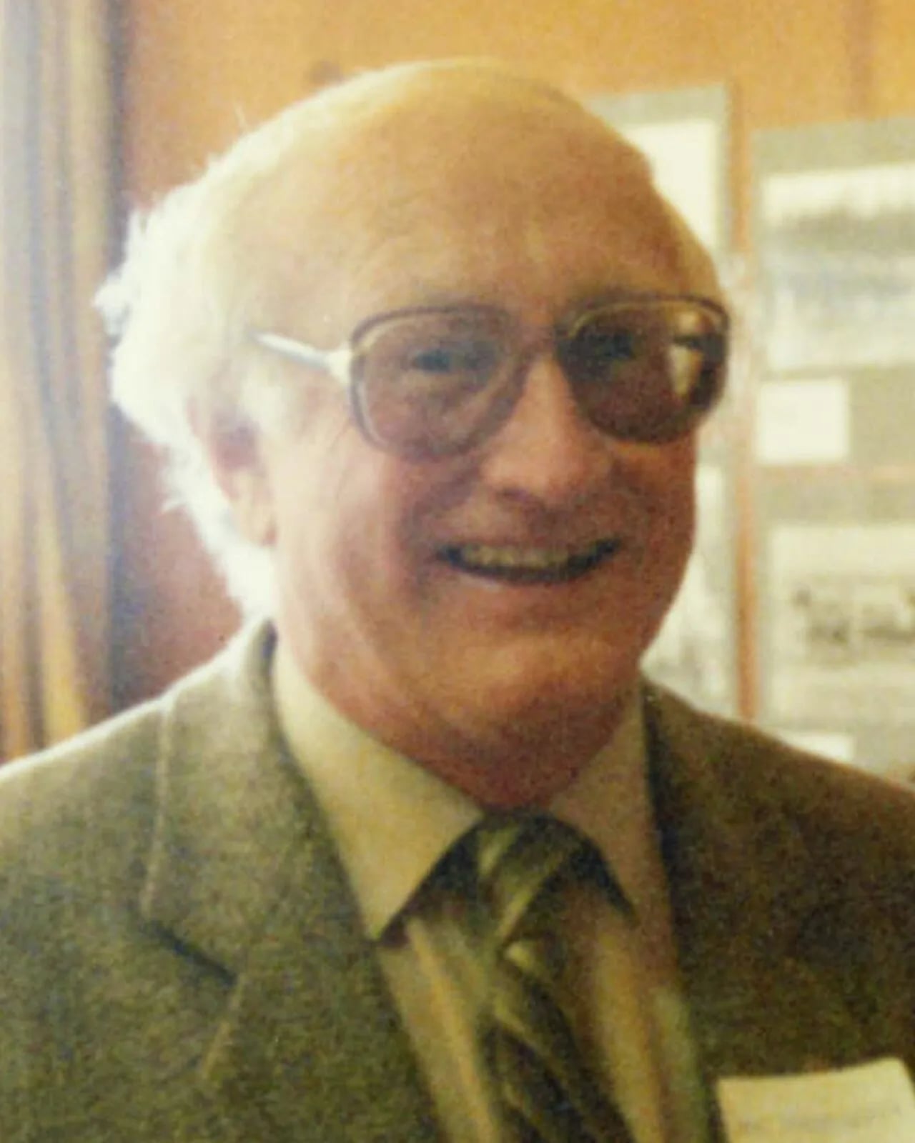 Portrait of Gordon Minhinnick (1902–1992) – memorial page