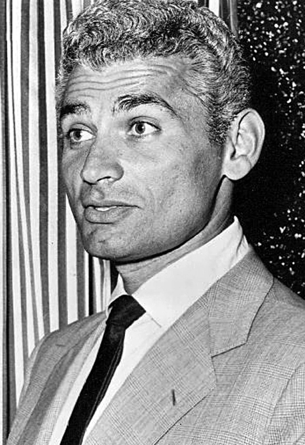 Porträt von Jeff Chandler (1918–1961) – Gedenkseite