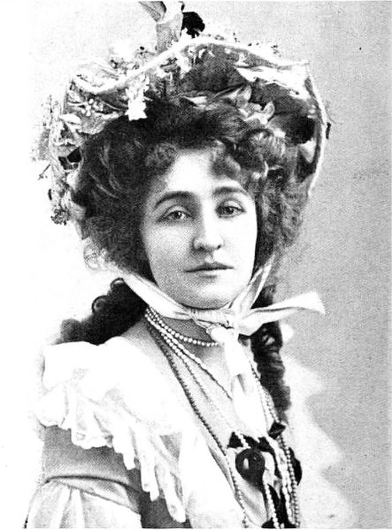 Portrait of Grace George (1879–1961) – memorial page