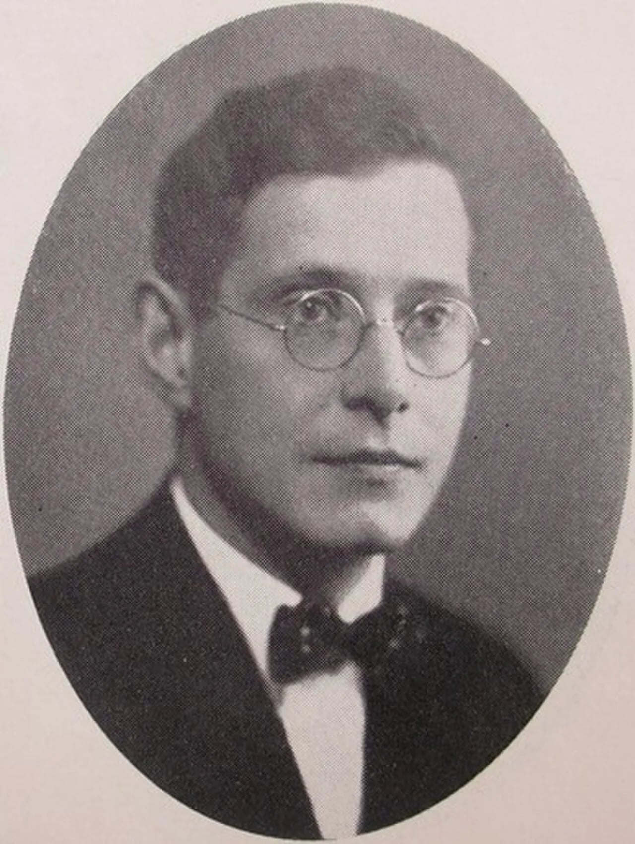 Portrait of Axel Bäckman (1902–1986) – memorial page