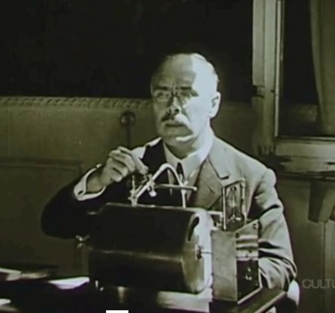 Portrait of Tomás Navarro Tomás (1884–1979) – memorial page
