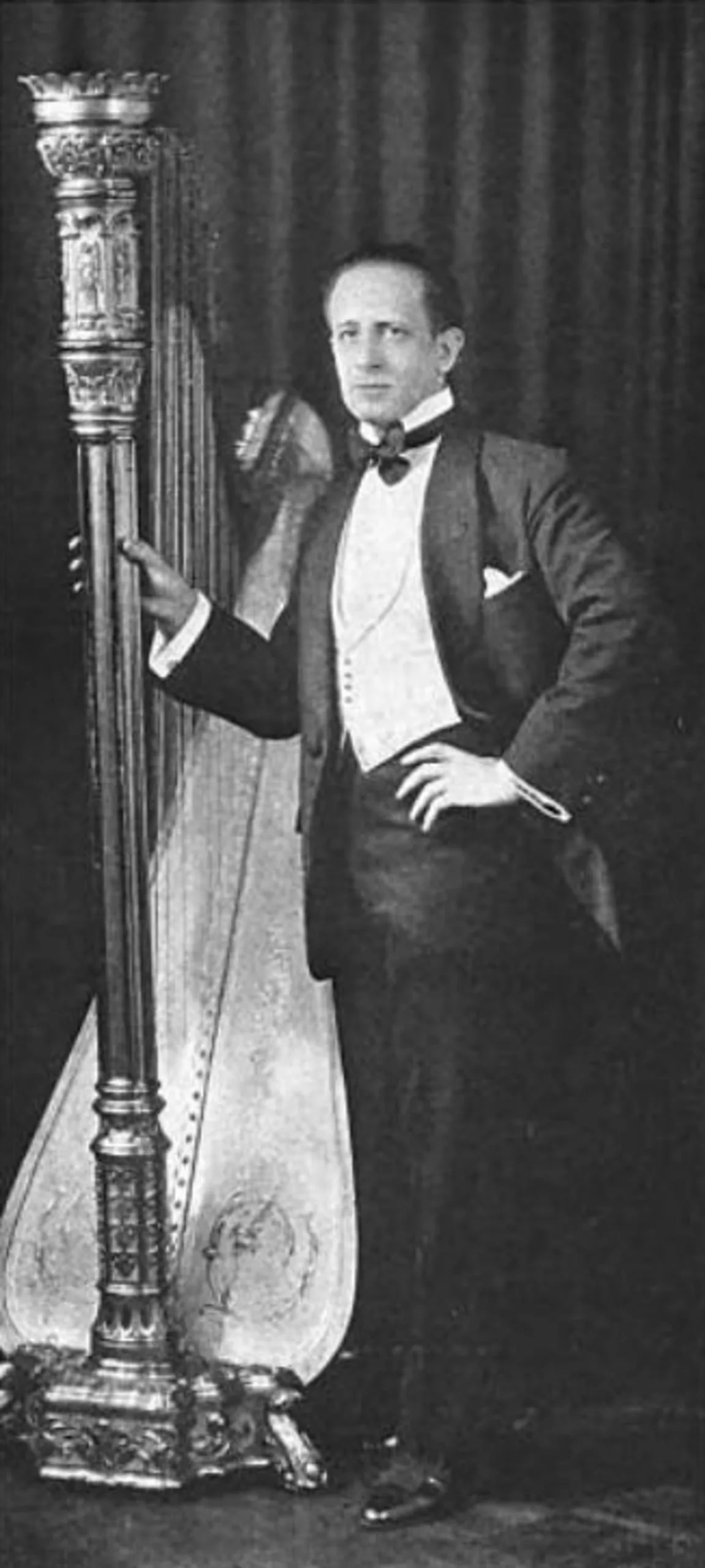 Porträt von Carlos Salzedo (1885–1961) – Gedenkseite