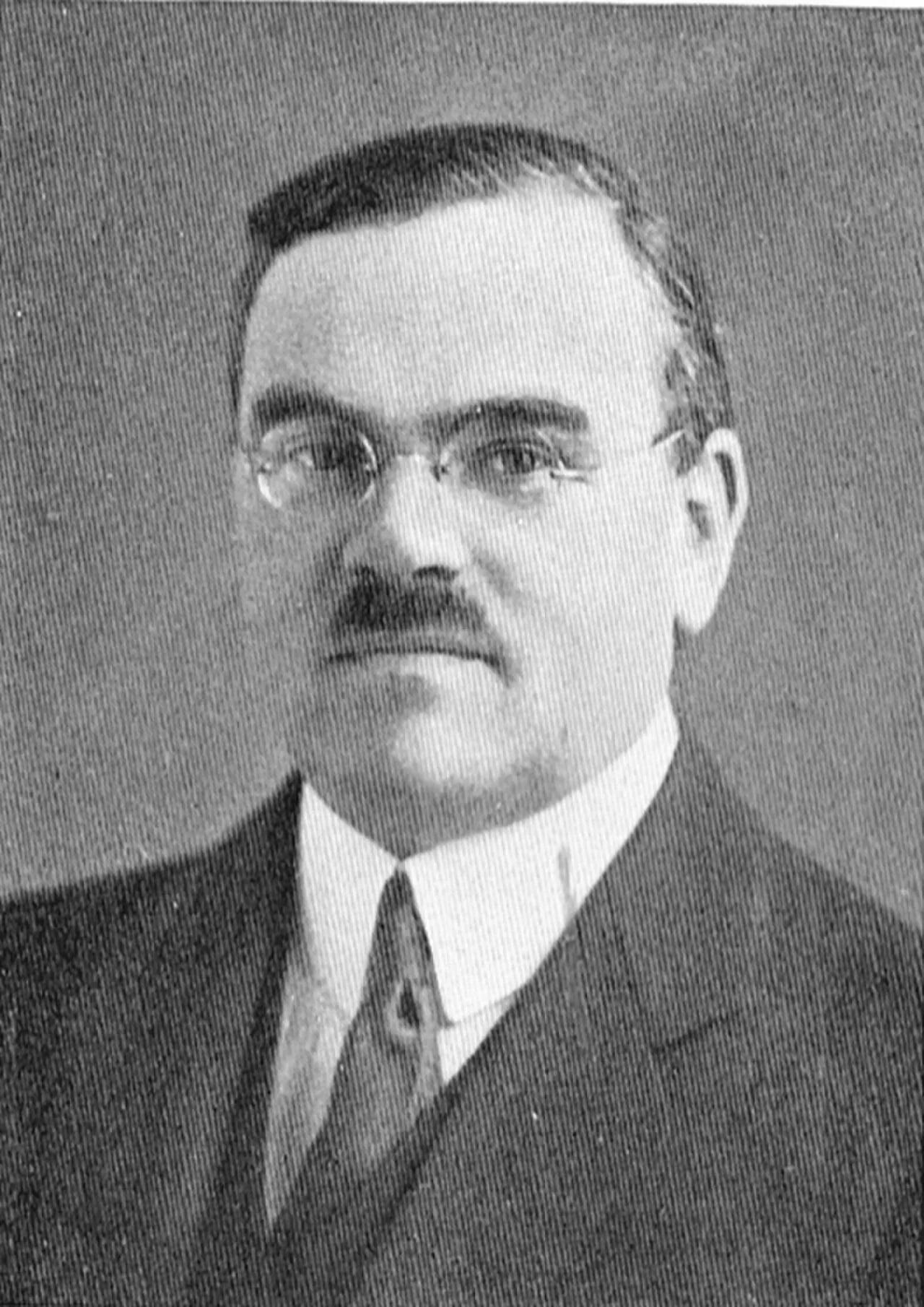 Portrait of Paul Bergstrand (1887–1952) – memorial page