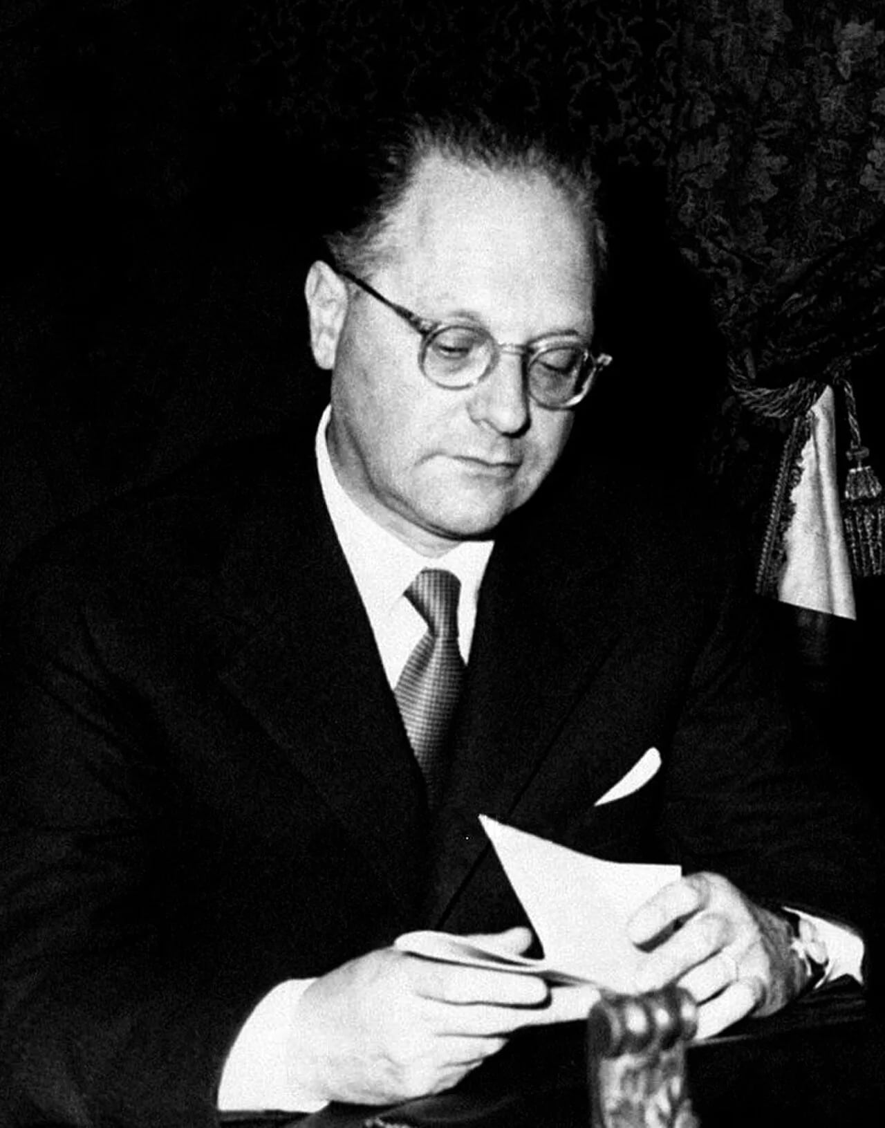 Portrait of Edoardo Amaldi (1908–1989) – memorial page