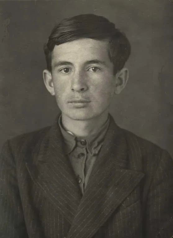 Porträt von Leonid Dadyshev (1926–1943) – Gedenkseite