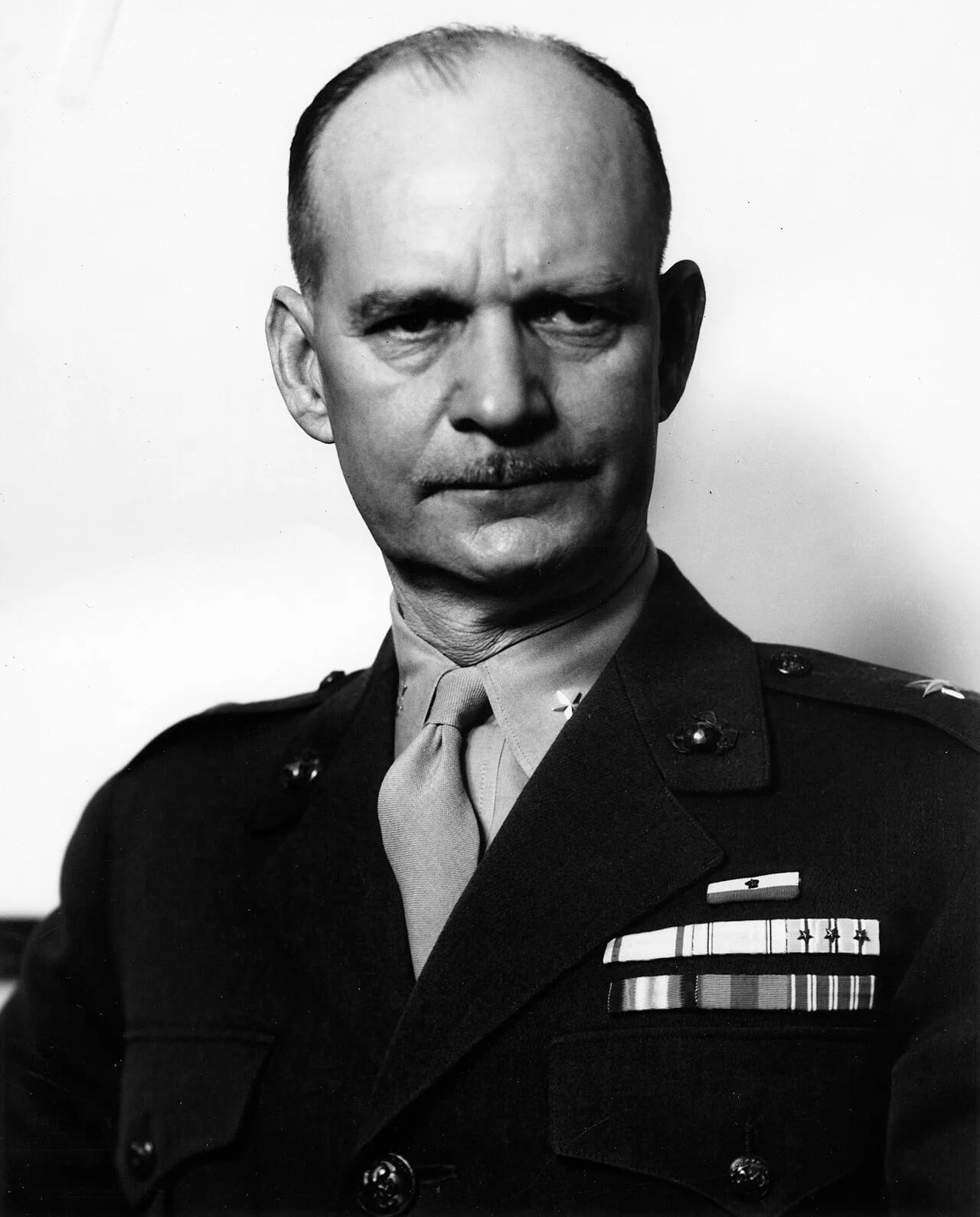 Porträt von William C. James (1896–1974) – Gedenkseite