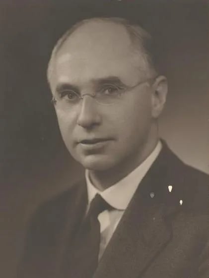 Portrait of Grenfell Price (1892–1977) – memorial page
