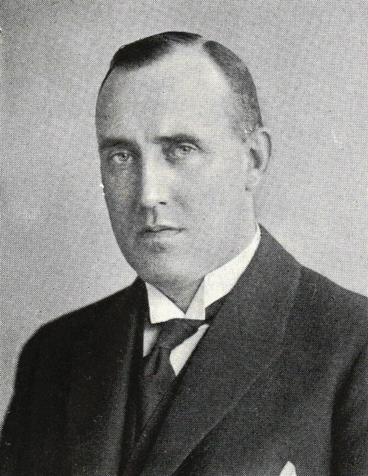 Portrait of Jeppe Clemedtson (1885–1964) – memorial page