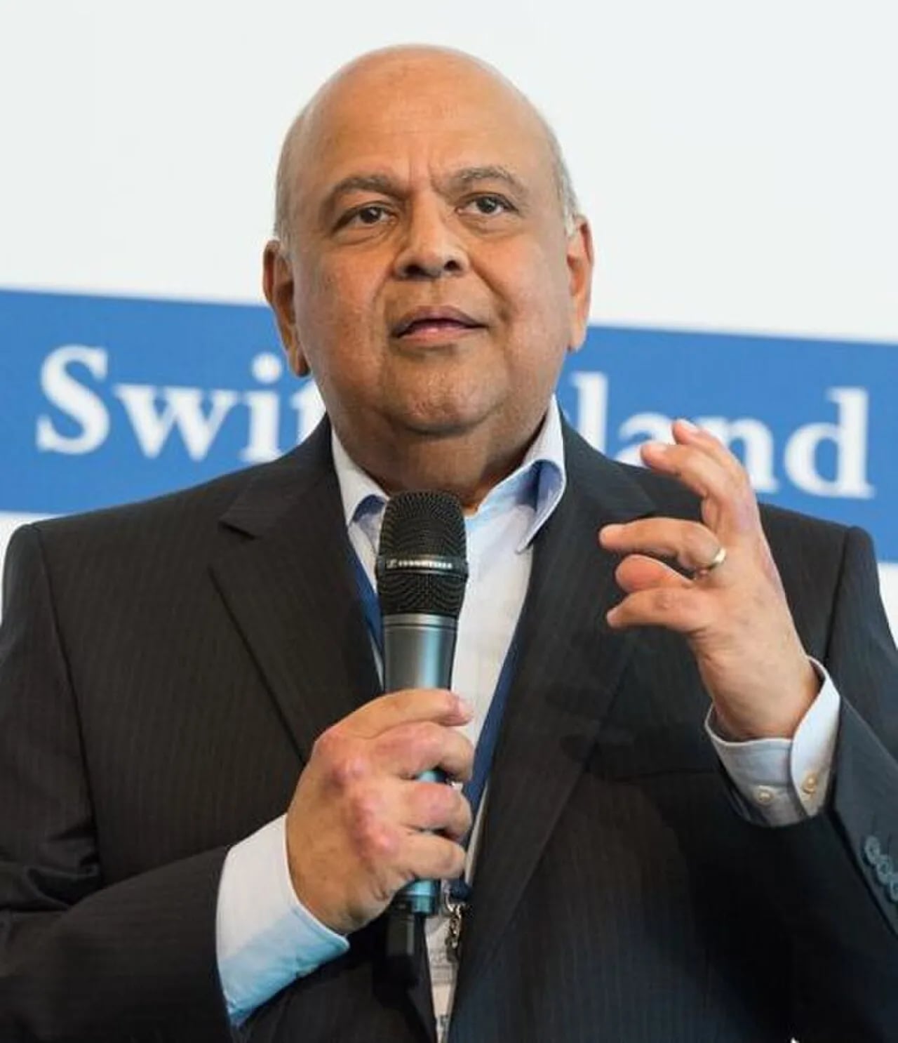 Porträt von Pravin Gordhan (1949–2024) – Gedenkseite