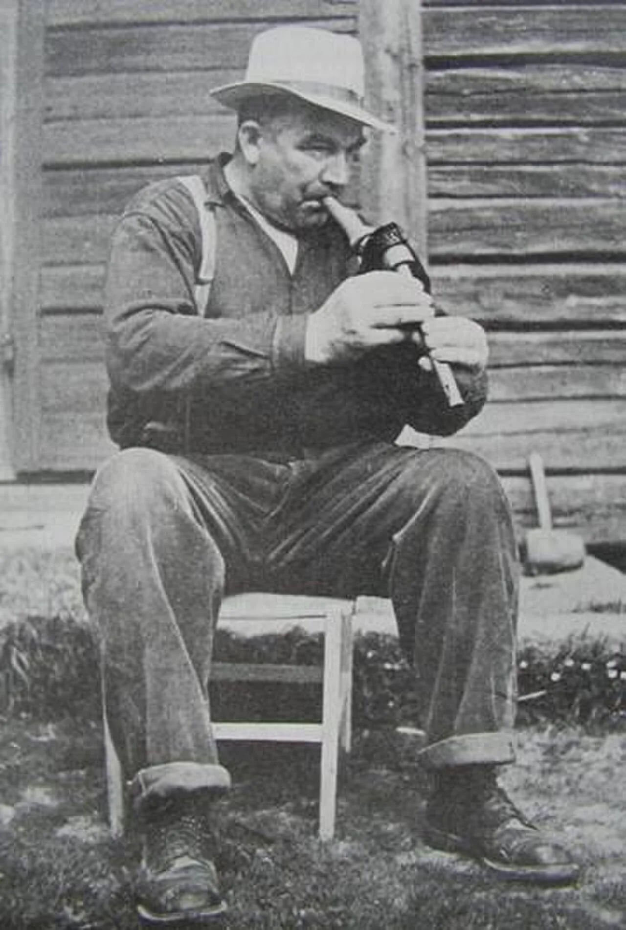 Portrait of Gudmunds Nils Larsson (1892–1949) – memorial page