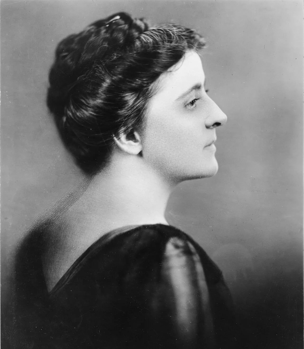Portrait of Helen Woodrow Bones (1874–1951) – memorial page
