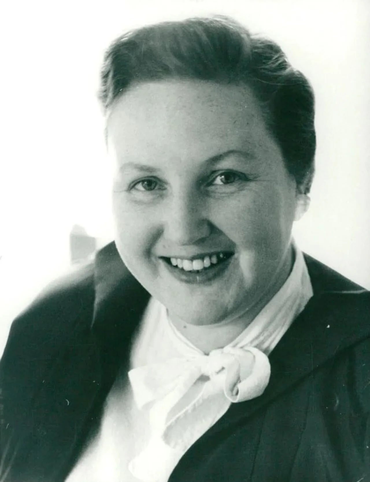 Porträt von Anna Lisa Wärnlöf (1911–1987) – Gedenkseite