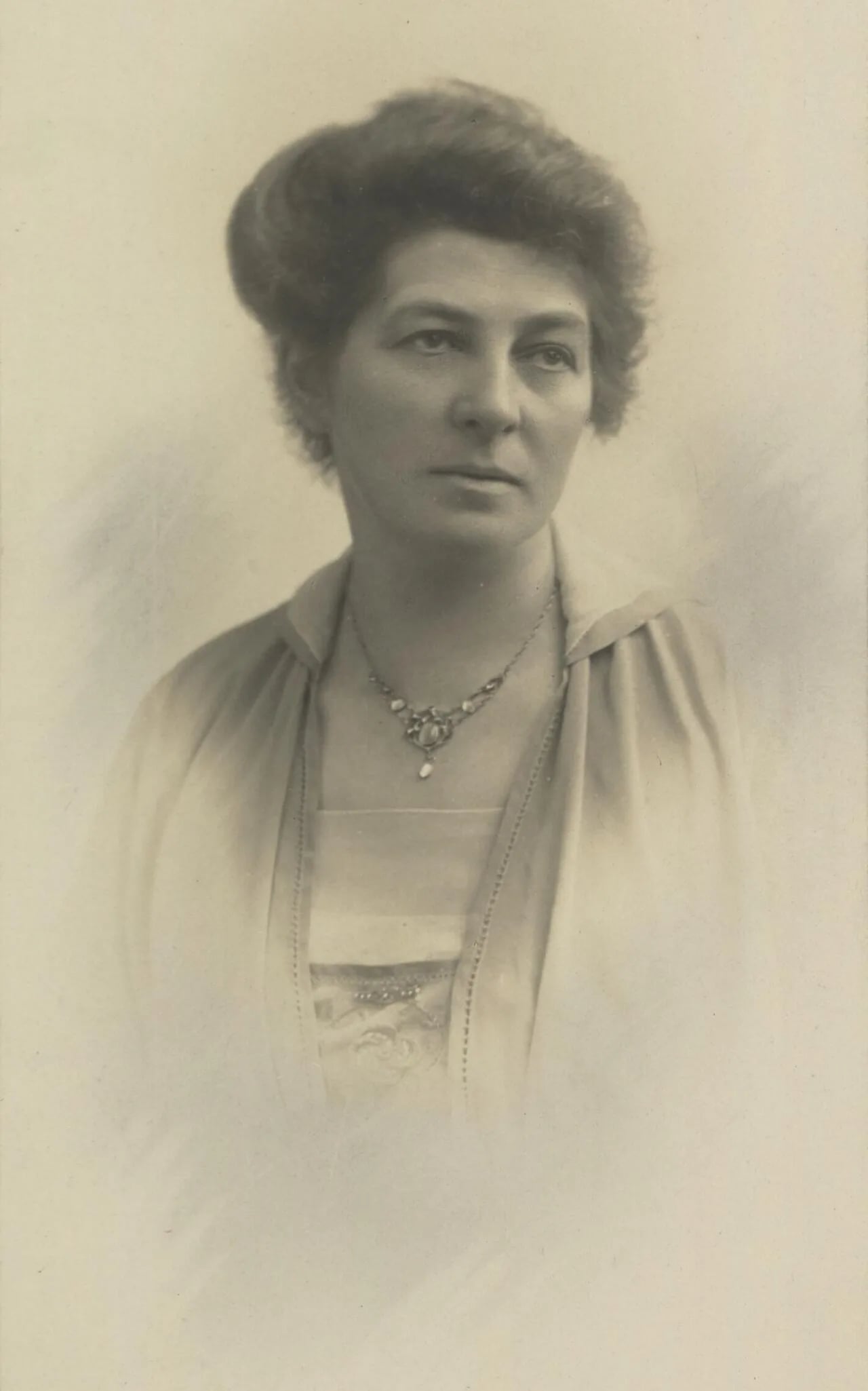 Portrait of Annie Jane Ellis (1873–1942) – memorial page