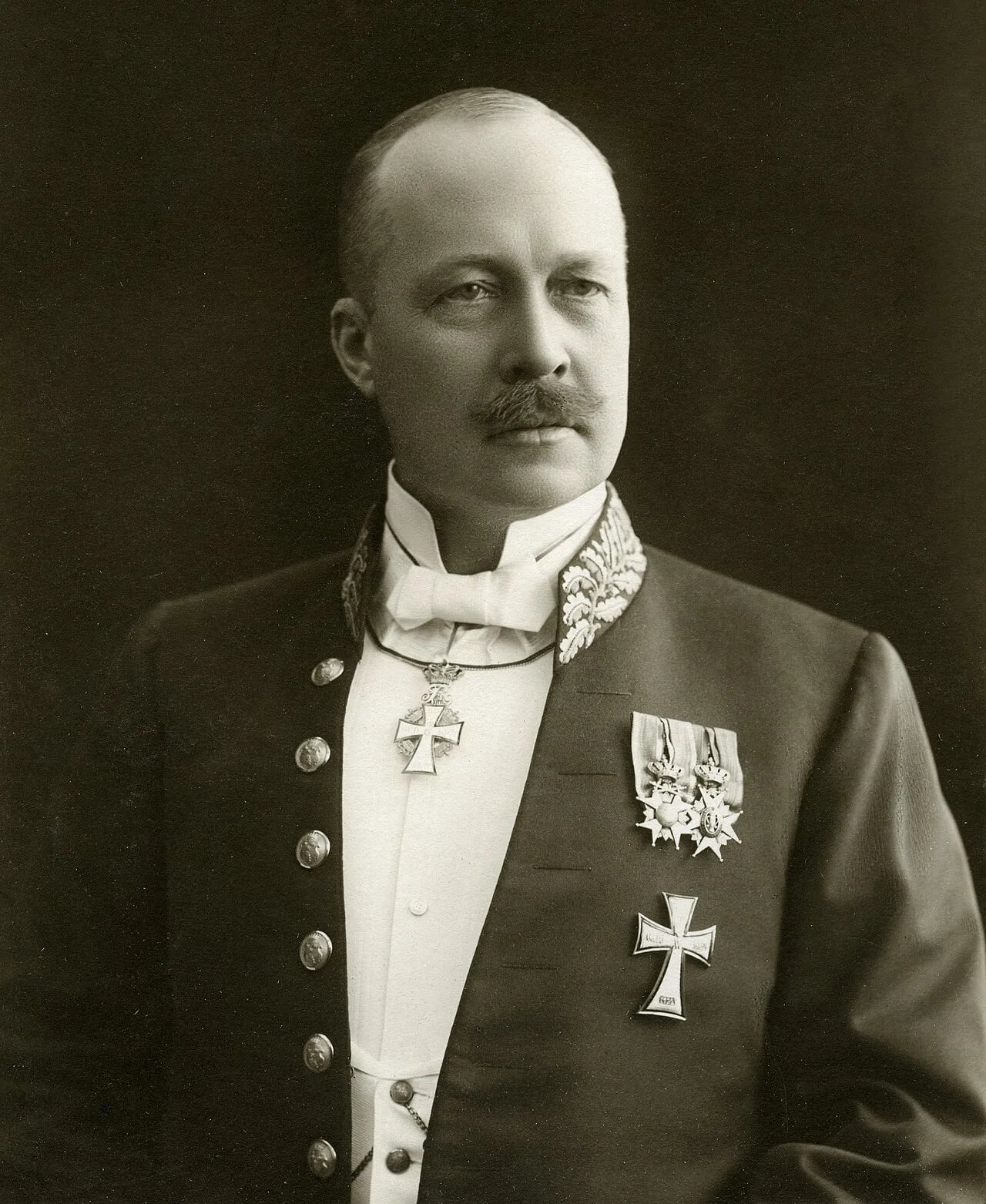 Portrait of Robert De la Gardie the younger (1858–1937) – memorial page