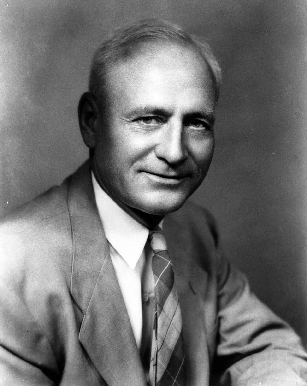 Porträt von Gus Tebell (1897–1969) – Gedenkseite