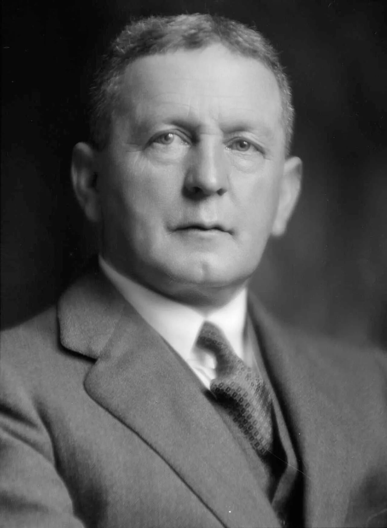 Portrait of Guy Scholefield (1877–1963) – memorial page