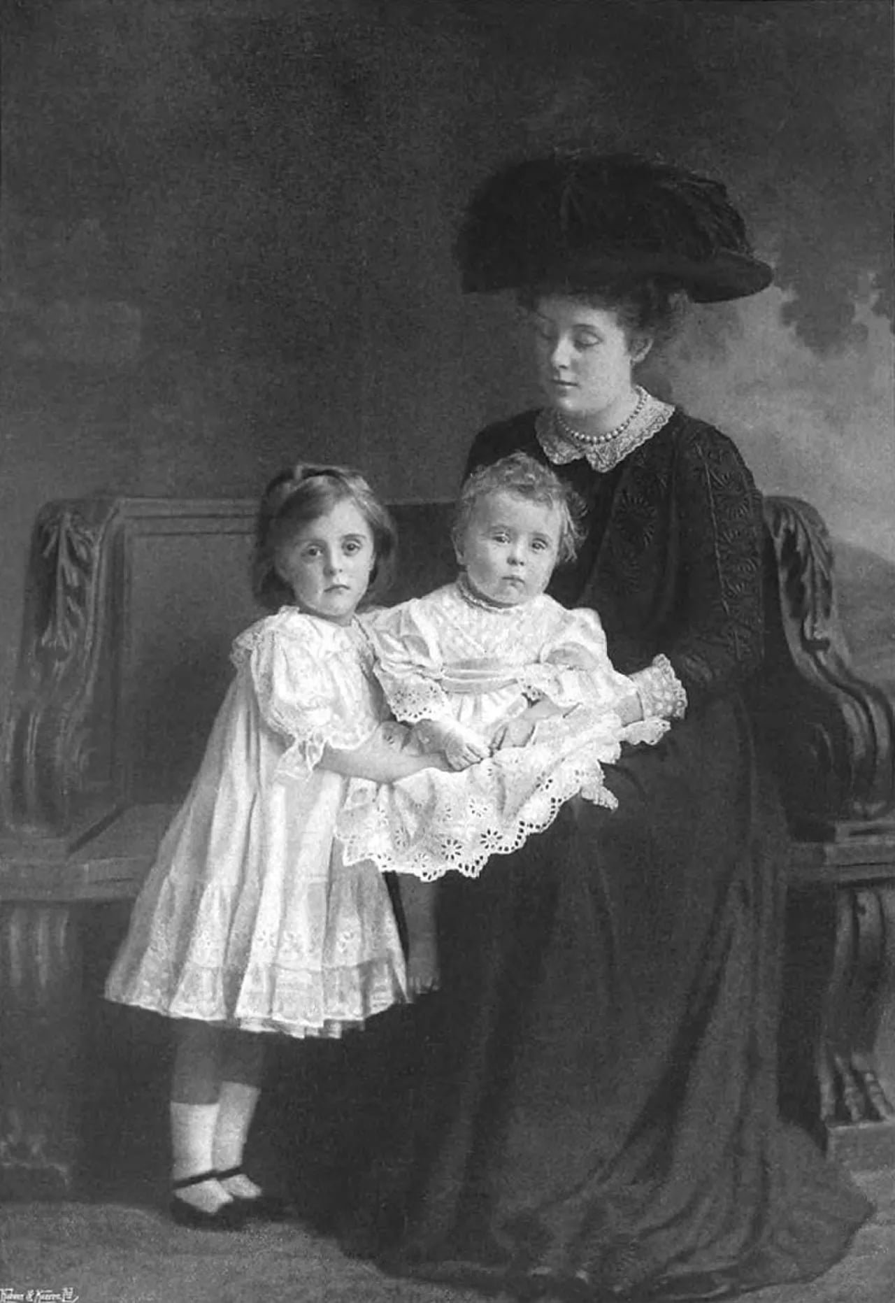 Portrait of Gwendolen Fitzalan-Howard (1877–1945) – memorial page