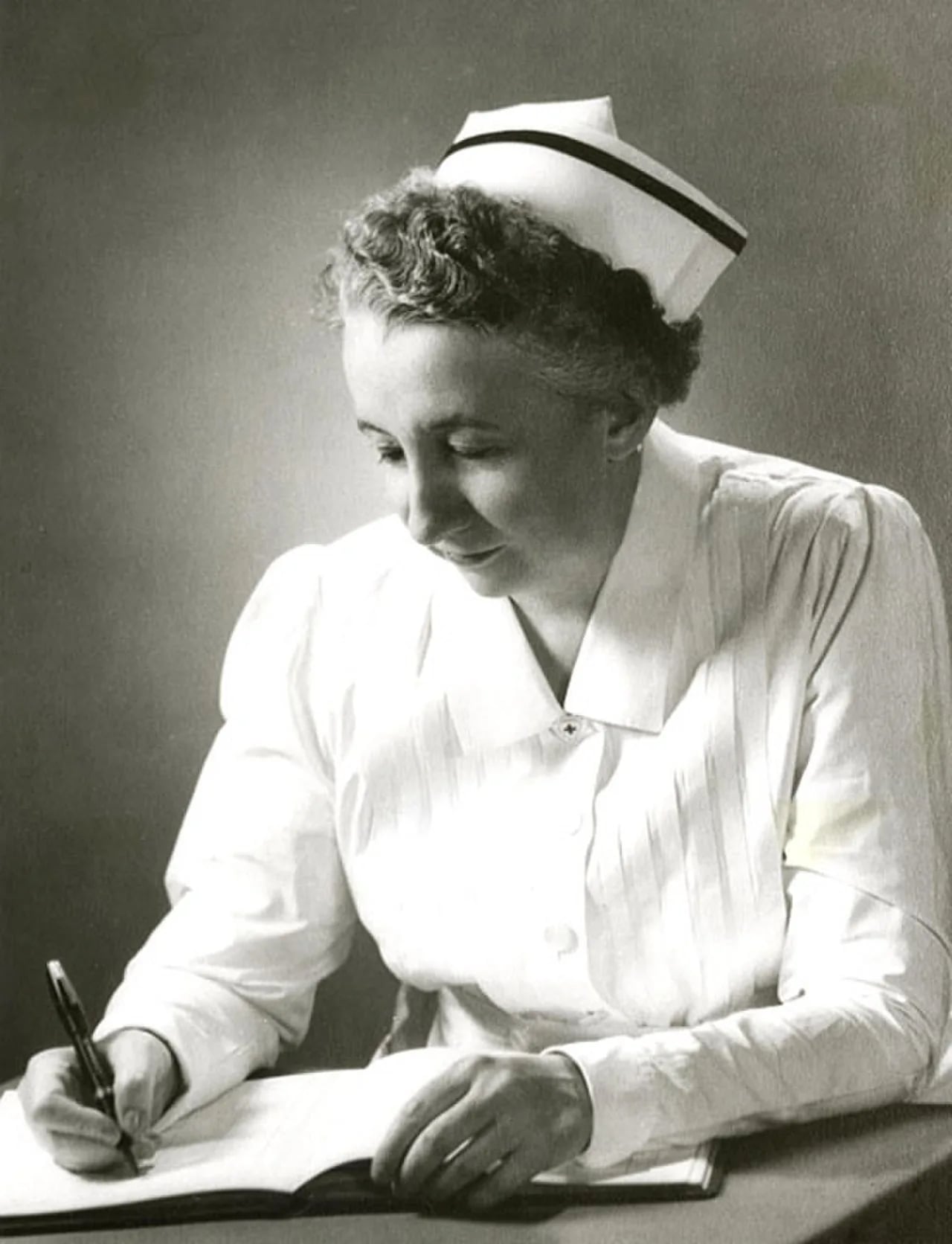 Portrait of Charlotte Tassé (1893–1974) – memorial page