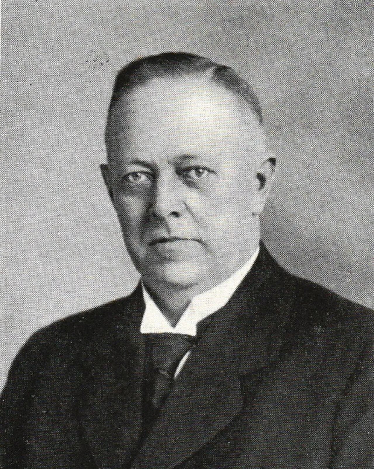 Portrait of Erik Edström (1873–1953) – memorial page