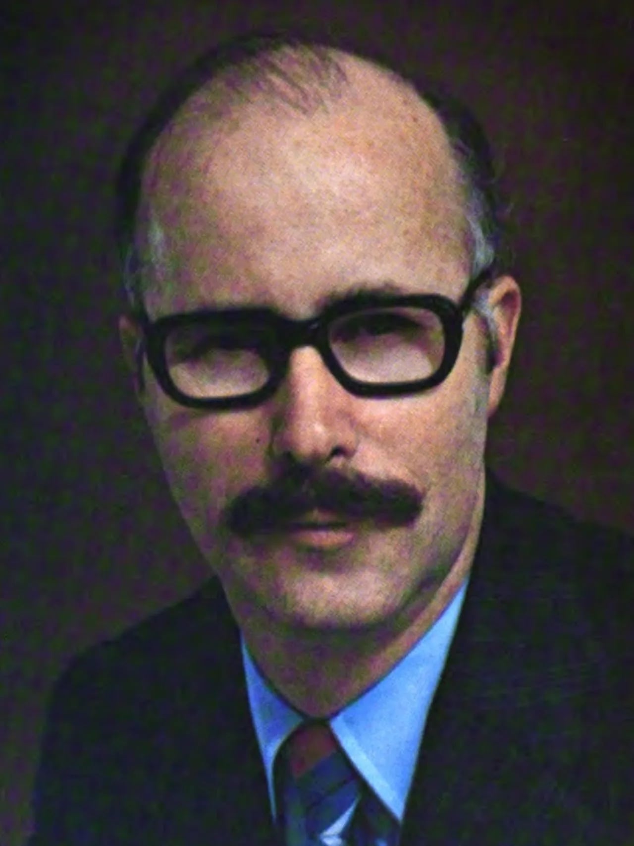 Porträt von James R. Mills (1927–2021) – Gedenkseite